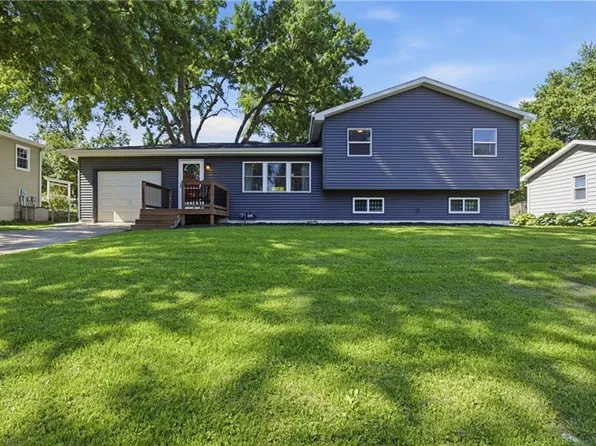 1522 Frankie Ln, Saint Joseph, MO 64503