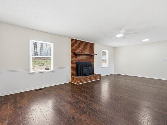3rd image of 224 Yamasee Rd