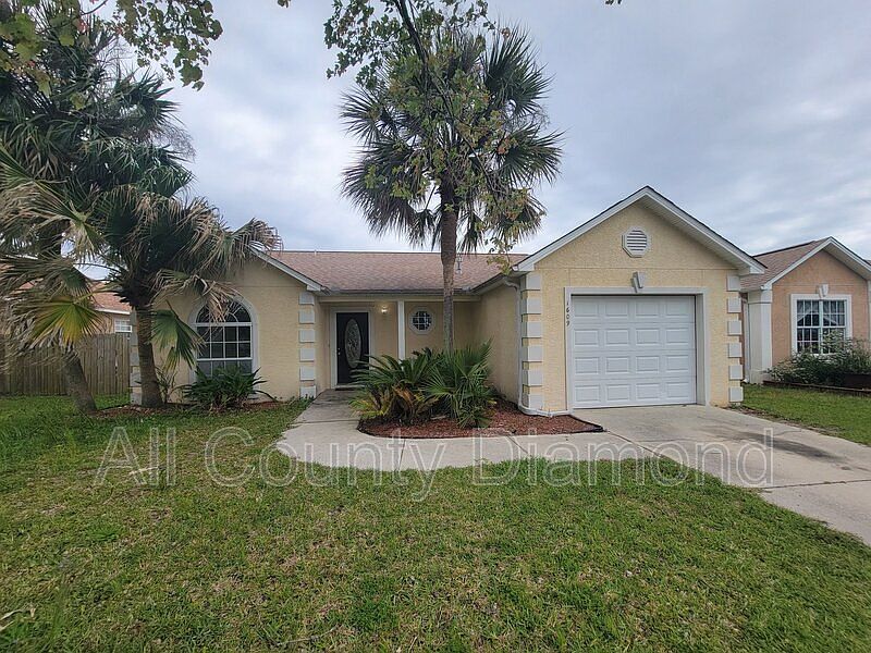 1st image of 1609 Vecuna Cir