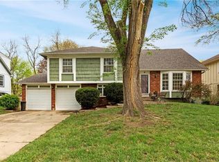 10100 W 99th Ter, Overland Park, KS 66212