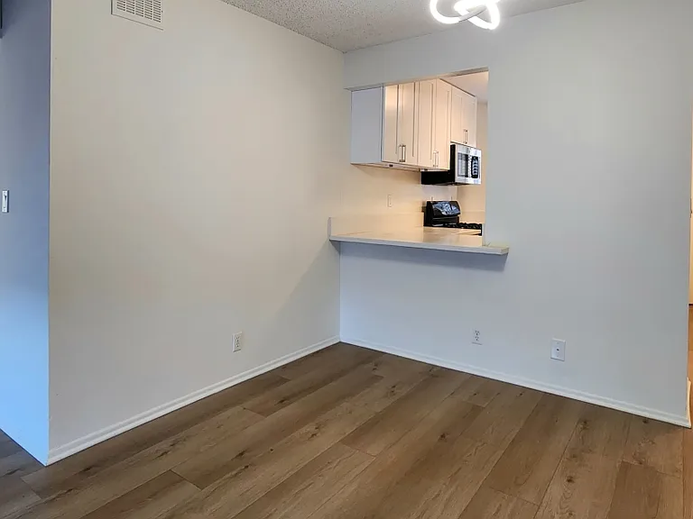 2120 S Bentley Ave #203 — Photo 22