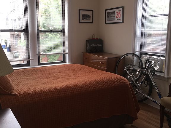 5th image of 2351 W Wilson Ave APT 302