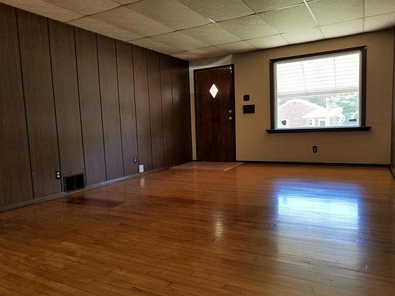 4th image of 2949 Kincaid Ave