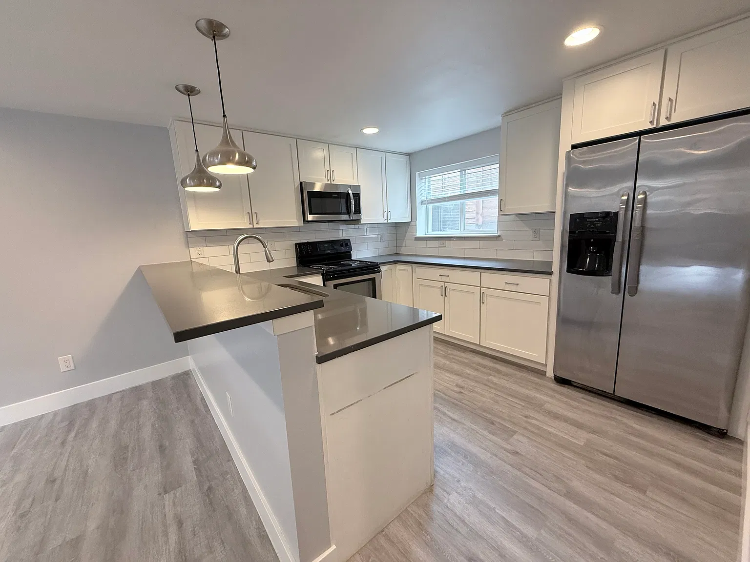 2 bed, 750 sqft, $1,995 — Photo 2