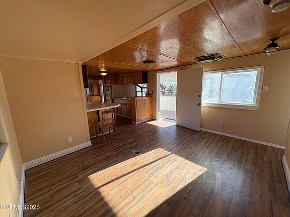 4th image of 5884 Leon Dr