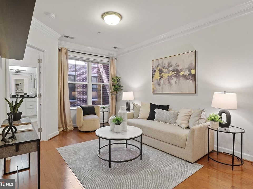 1st image of 2101 N Monroe St APT 212
