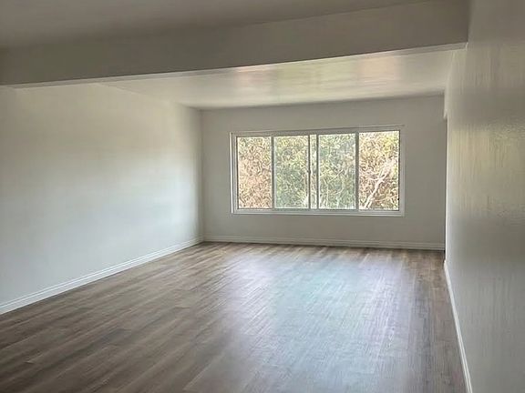2nd image of 6816 Hyde Park Dr