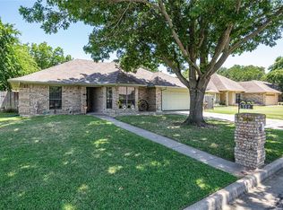 253 Sugar Creek Ln, Saginaw, TX 76131