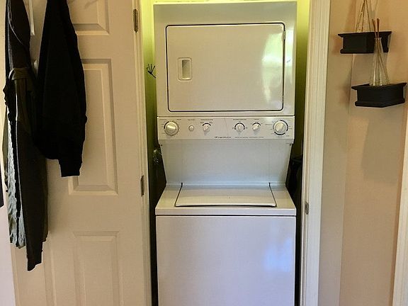 5th image of 4950 N Kimball Ave APT 4W
