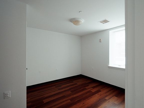4th image of 506 N 52nd St APT A