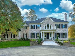 495 N Main St, Chagrin Falls, OH