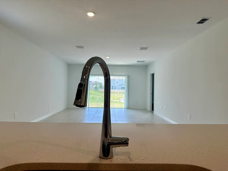 534 Wayland Dr — Photo 4