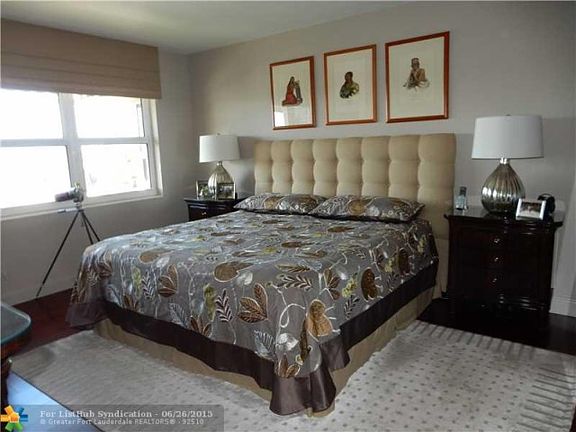 5th image of 3121 NE 51st St APT 405E