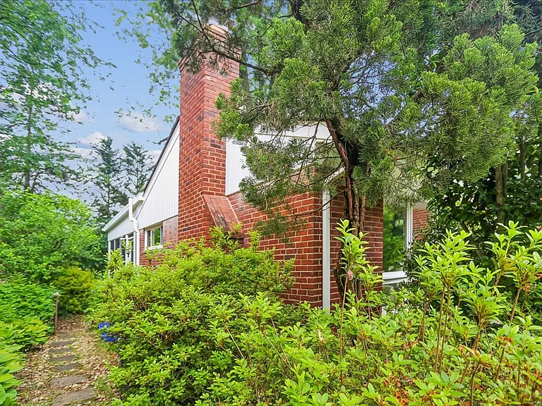 1703 Tilton Dr — Photo 35