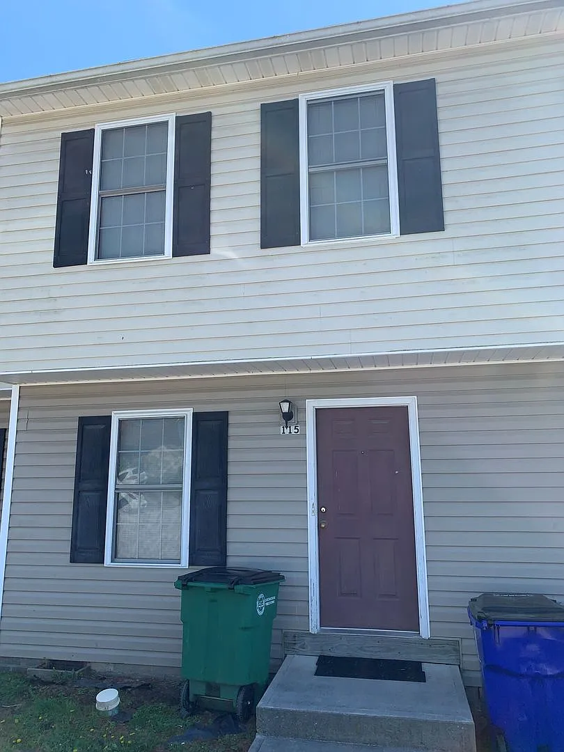 * Re-Rental Available 11/16/26 * 3 Bedroom 2.5 Bath Townhouse — Photo 1