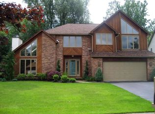 160 Brenridge Dr, East Amherst, NY 14051