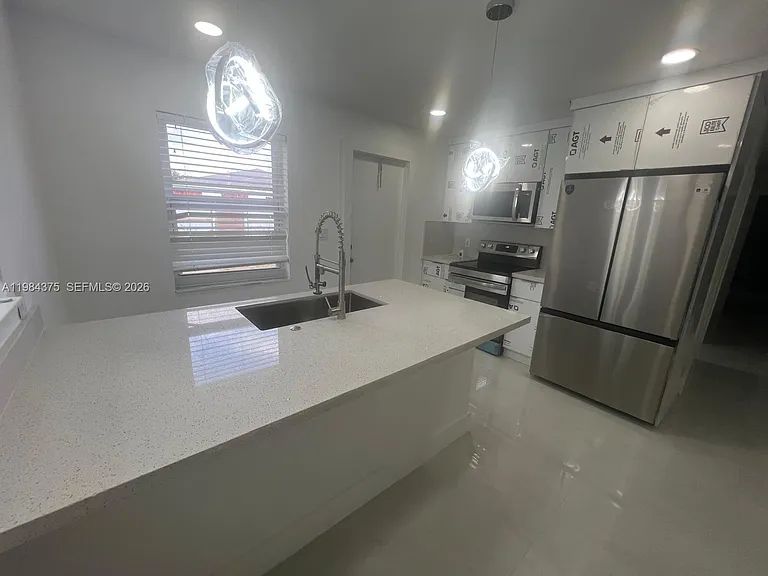 361 NW 16th St — Photo 7