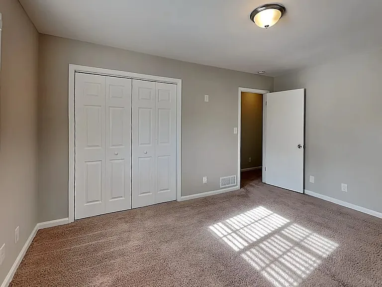 3248 Tulip Dr — Photo 11