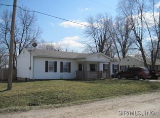 701 Mobile St, Brighton, IL 62012