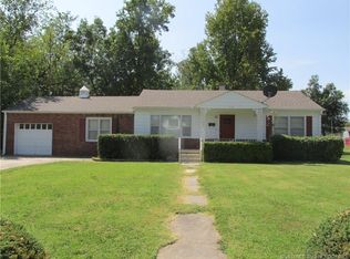 414 W 9th St, Chelsea, OK 74016