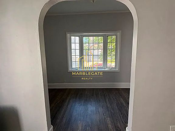 5th image of 381 Leslie St #22