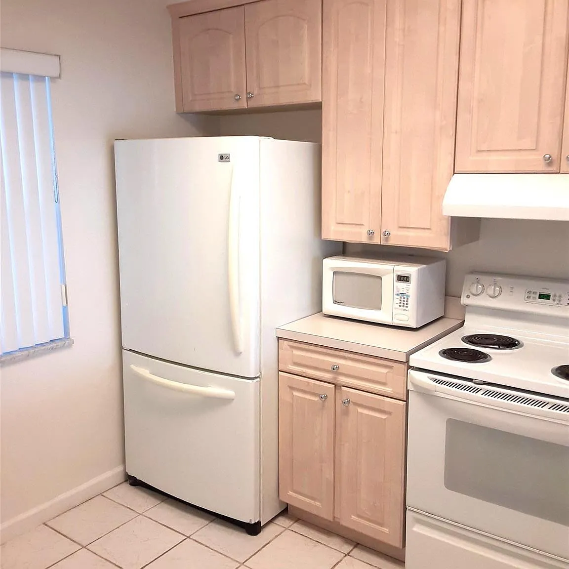 2 bed, 2.0 bath, 1035 sqft, $2,200 — Photo 3