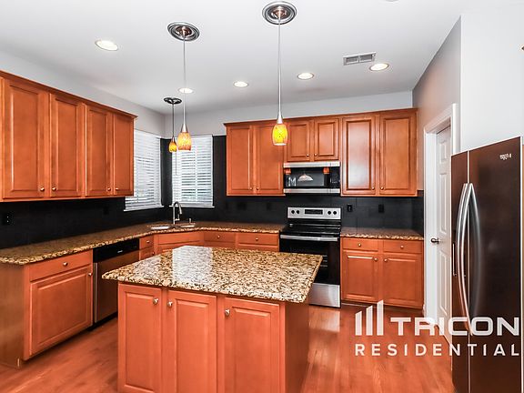 5th image of 130 Sundown Cove Dr