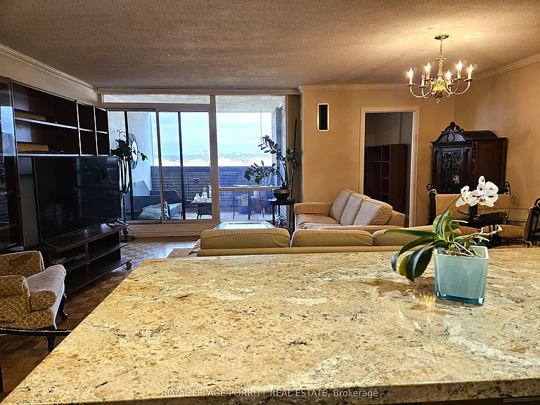 1535 Lakeshore Rd E #1704 — Photo 8