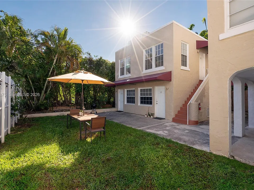 4349 Sheridan Ave #11
