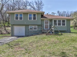 3611 Kings Hwy, Kansas City, MO 64137