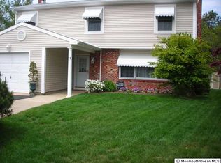 53 Pine Needle St, Howell, NJ 07731