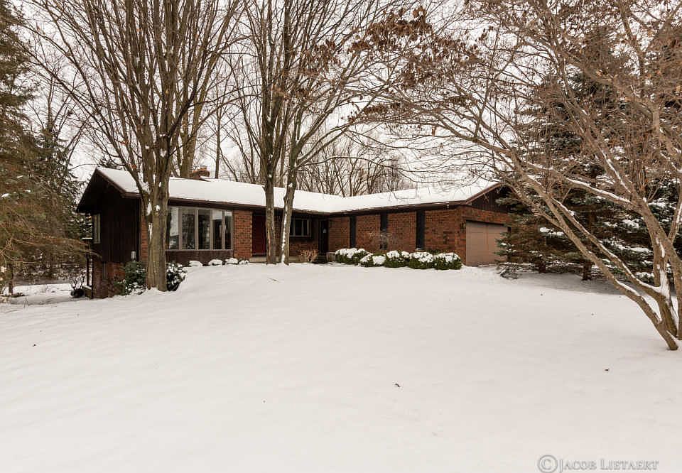 1st image of 6777 Brookwood Dr SW