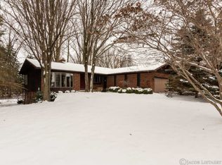 6777 Brookwood Dr SW, Grandville, MI 49418