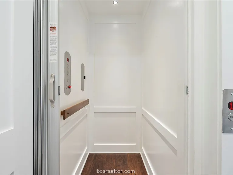 210 Tarrow St — Photo 23