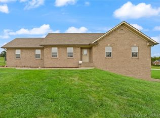 2000 Oak Valley Ct, Georgetown, IN 47122
