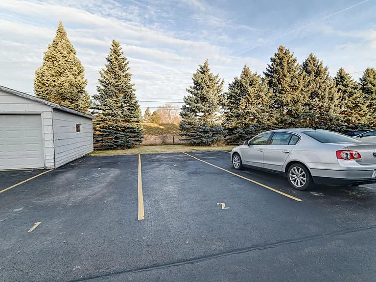 112 W Klubertanz Dr #2 — Photo 4