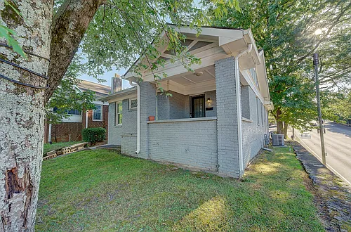 604 Glen Iris Dr NE Photo 1 604 Glen Iris Dr NE Photo 1