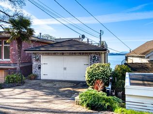 15188 Columbia Ave, White Rock, BC V4B 1J3