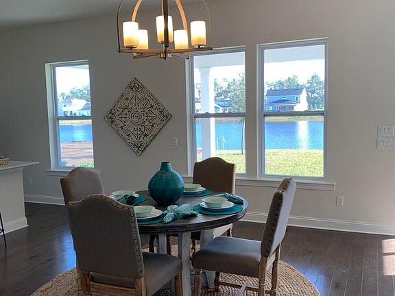 3rd image of 401 Park Bluff Cir