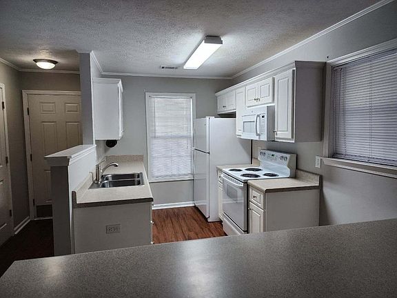 Kitchen & Island Bar New Refrigerator, Electric Range, Dishwasher & Microwave