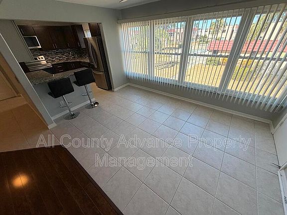2nd image of 218 Dogwood Cir