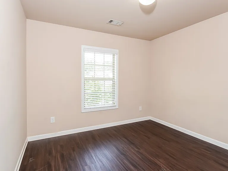 741 Collingsworth Ln — Photo 13