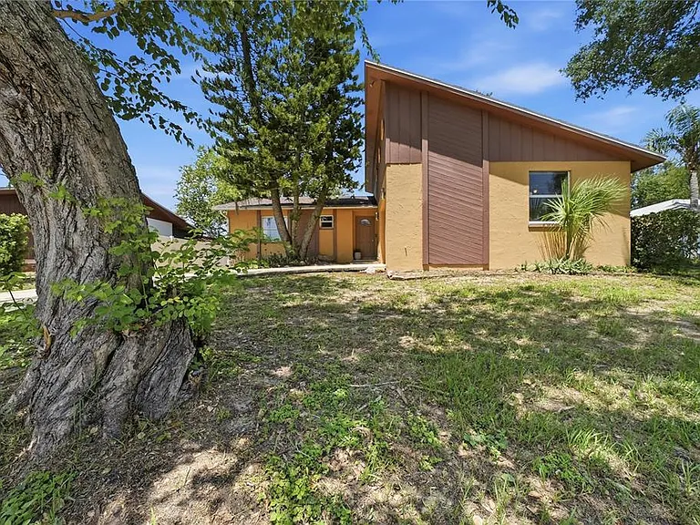 906 Carlton Rd — Photo 23