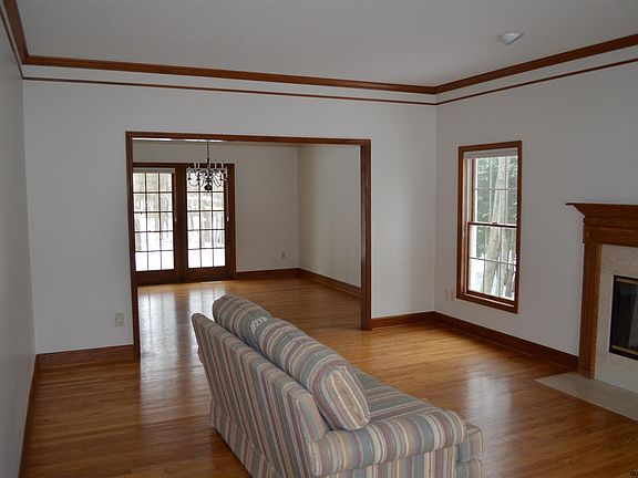 2nd image of 74 Robinwood Dr