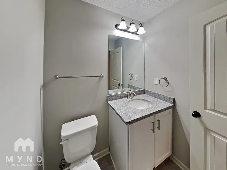160 Nicholas Dr — Photo 21