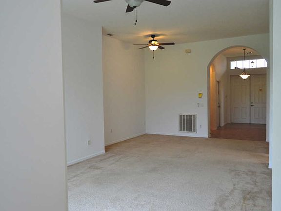4th image of 10025 SW Cardigan Cir