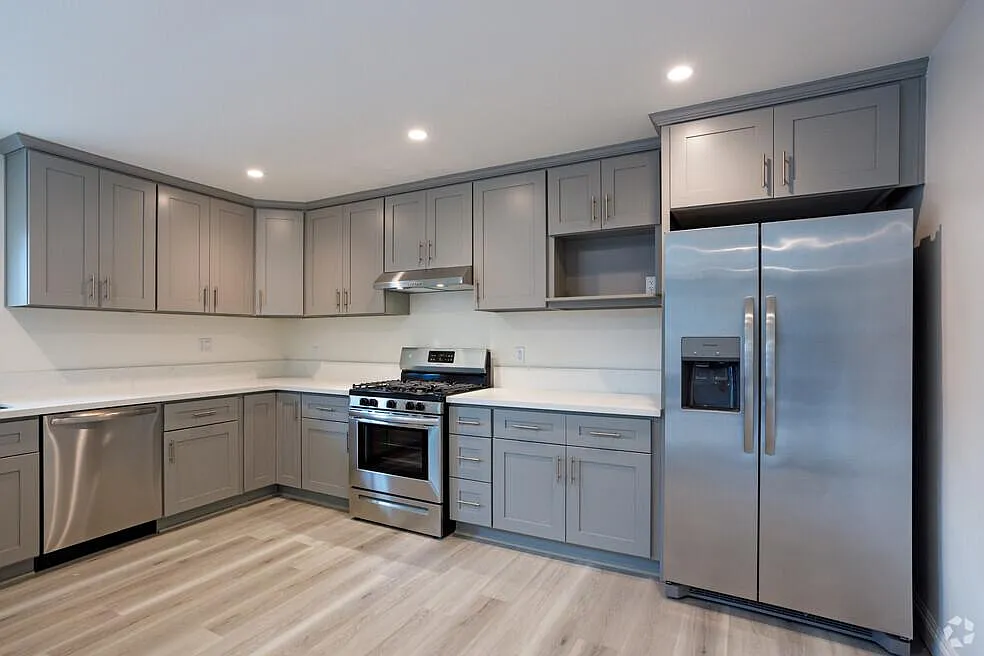 2 bed, 820 sqft, $3,500 — Photo 1