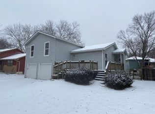 1916 E Mohawk Dr, Olathe, KS 66062