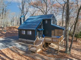 226 Robin Ct, Bushkill, PA 18324