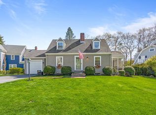 2 Hollywood Rd, Winchester, MA 01890